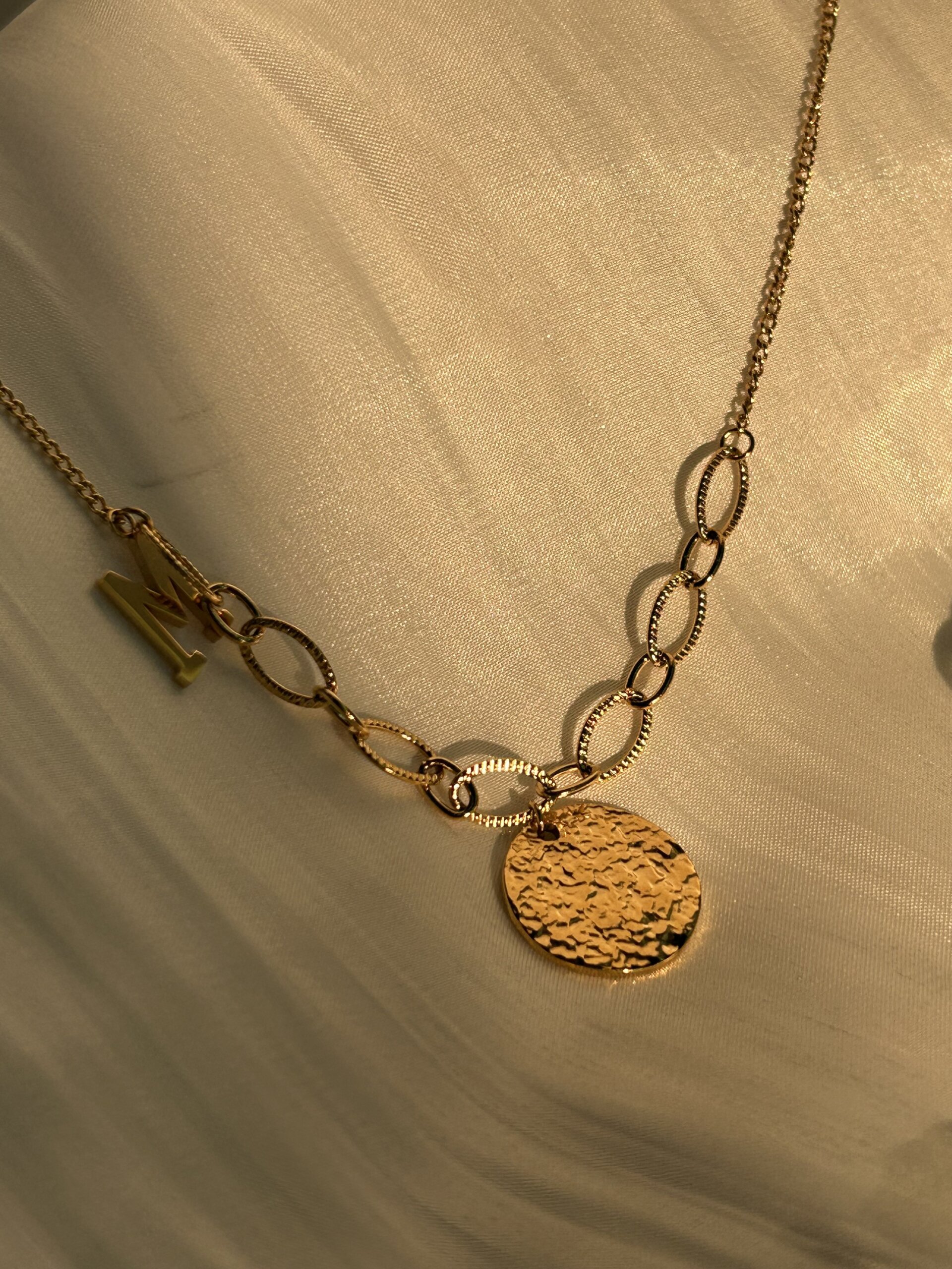 Hexingsheng Jewelry | Expressing Unity Through Fashion Jewelry with Custom Symbols and Materials