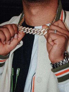 Hexingsheng Jewelry | Discover the Power and Shine of Hip Hop Jewelry Culture Worldwide Hexingsheng Jewelry | Discover the Power and Shine of Hip Hop Jewelry Culture Worldwide