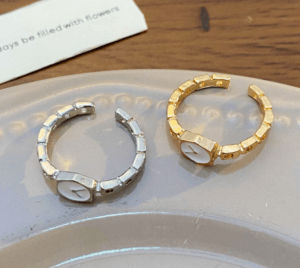 Hexingsheng Jewelry | Contact The Origins of the Ring Watch: From Nobility to Fashion Icon